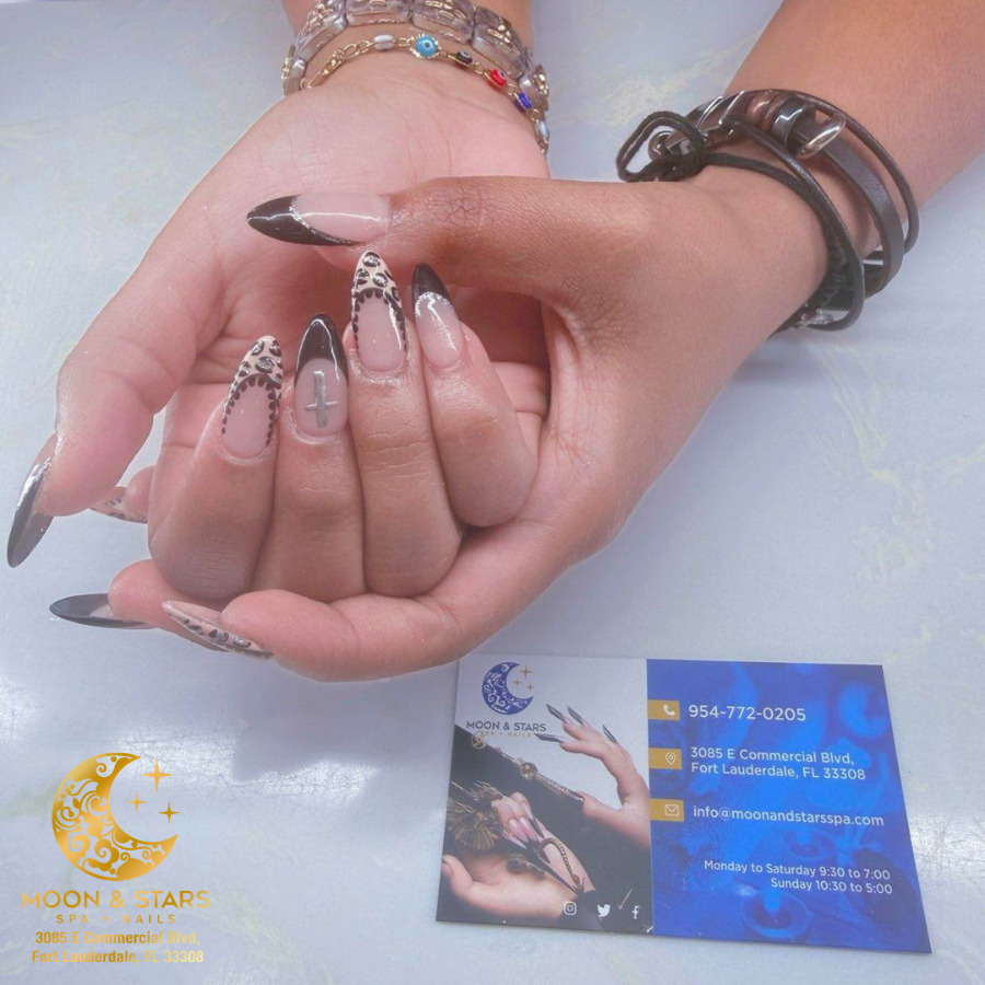 Moon and Stars Spa Nails (4)